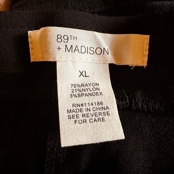 Ladies capris - Picture 2 of 2